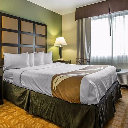 Quality Inn & Suites Marinette Экстерьер фото