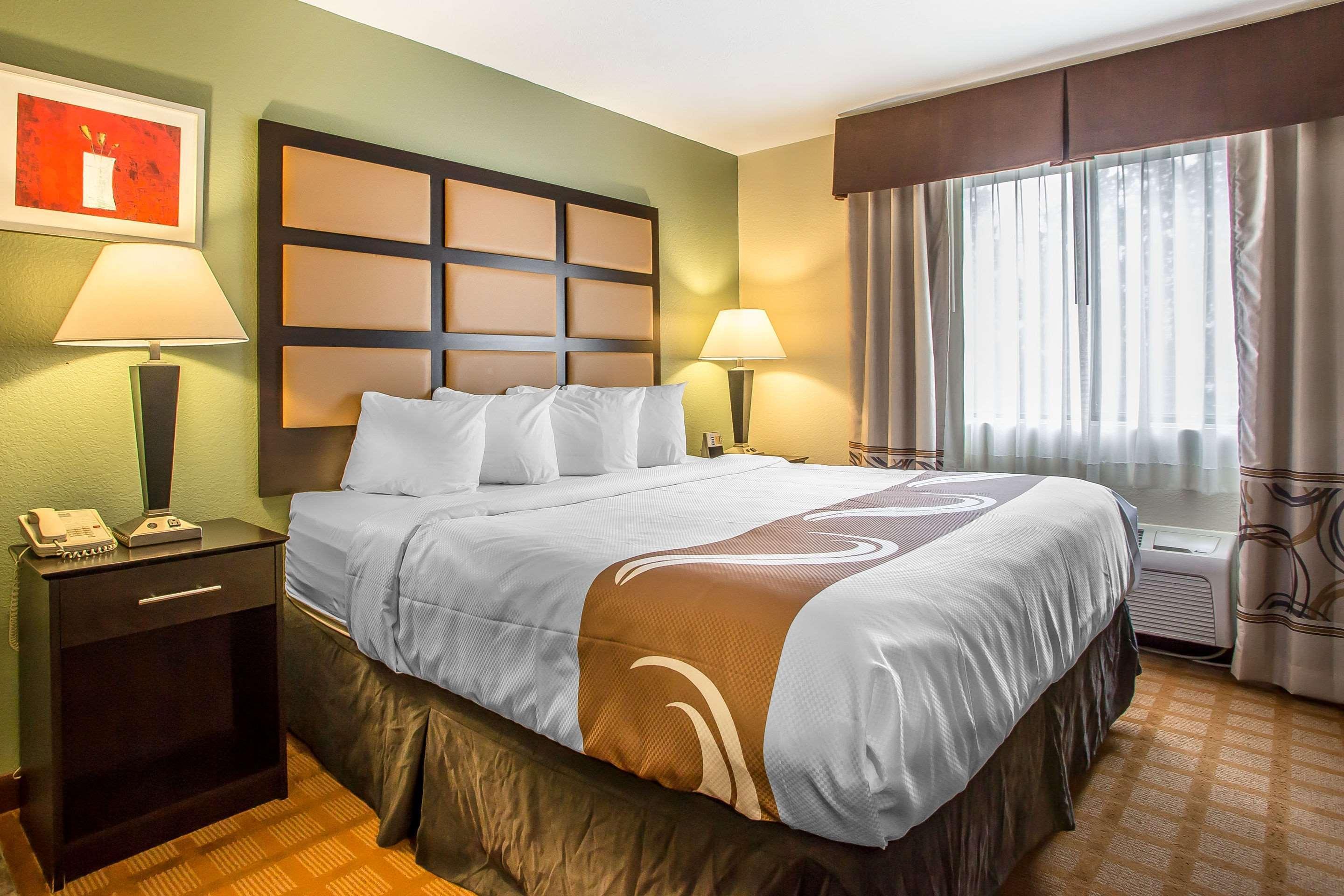 Quality Inn & Suites Marinette Экстерьер фото