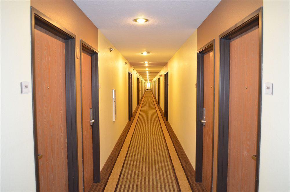 Quality Inn & Suites Marinette Экстерьер фото